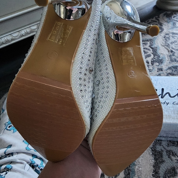 Chic By Lady Couture high heels - Picture 4 of 6